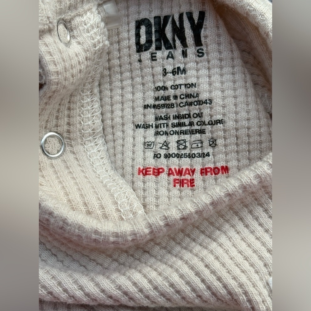 DKNY baby 3 Short Sleeve Tees - White, Brown, Cream size:3-6 months - Picture 4 of 10